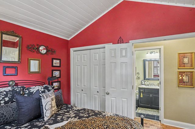 10 Alarcon Lane, Hot Springs Village, AR 71909