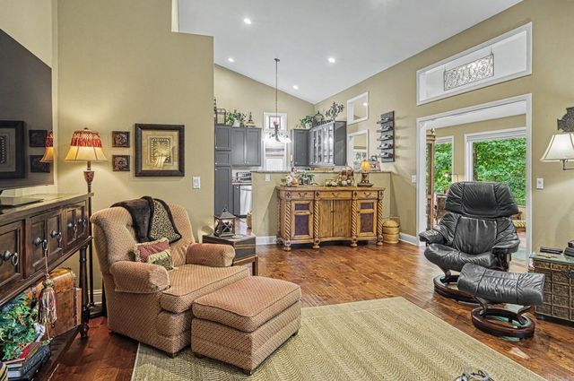 10 Alarcon Lane, Hot Springs Village, AR 71909