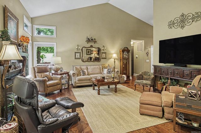 10 Alarcon Lane, Hot Springs Village, AR 71909