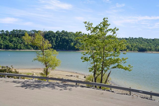3823 Hickory Hill Drive, Somerset, KY 42503