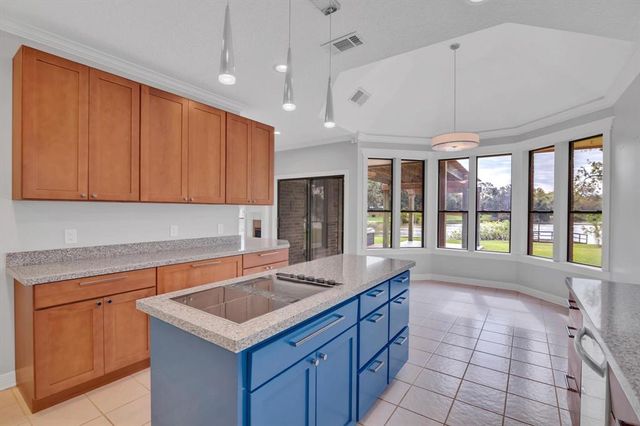 816 Lake Road, Lake Jackson, TX 77566