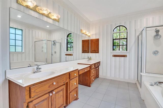 816 Lake Road, Lake Jackson, TX 77566
