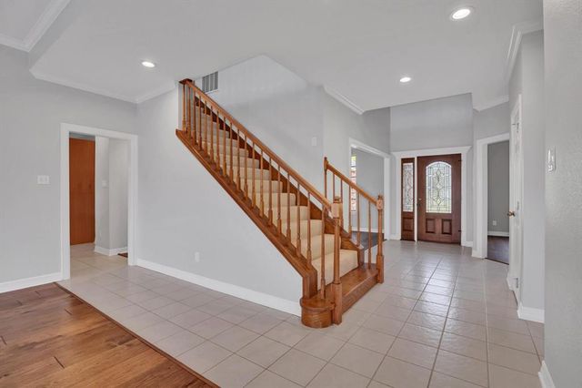 816 Lake Road, Lake Jackson, TX 77566