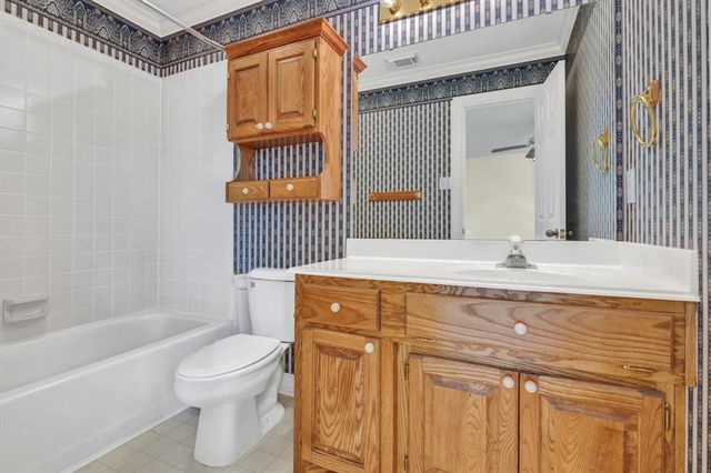 816 Lake Road, Lake Jackson, TX 77566