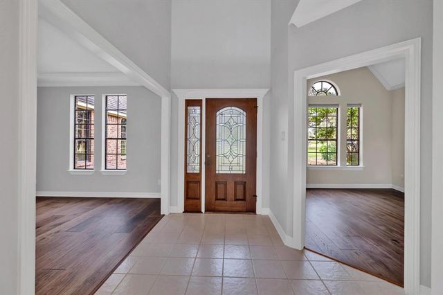 816 Lake Road, Lake Jackson, TX 77566