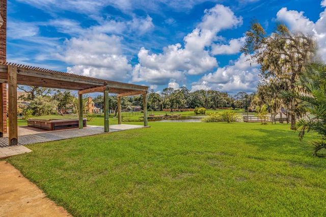 816 Lake Road, Lake Jackson, TX 77566