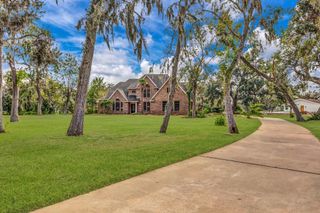 816 Lake Road, Lake Jackson, TX 77566