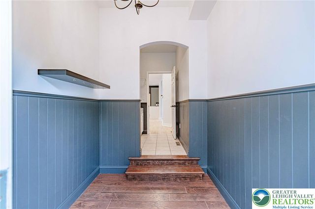 236 Schoeneck Avenue, Upper Nazareth Twp, PA 18064