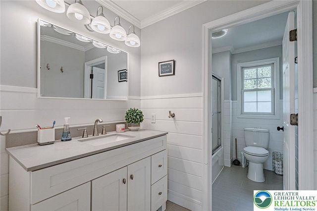 236 Schoeneck Avenue, Upper Nazareth Twp, PA 18064
