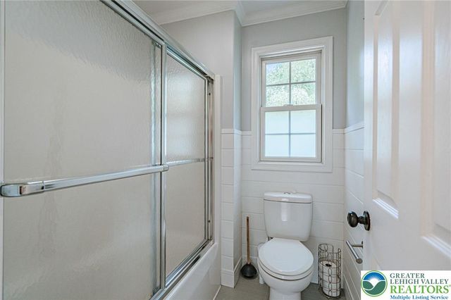 236 Schoeneck Avenue, Upper Nazareth Twp, PA 18064
