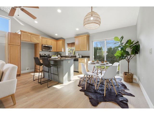 595 RABER Rd, Eugene, OR 97402