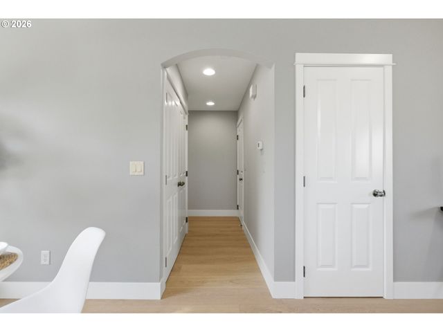 595 RABER Rd, Eugene, OR 97402