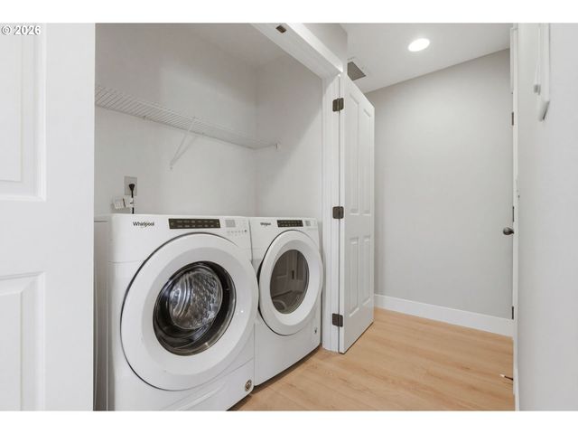 595 RABER Rd, Eugene, OR 97402