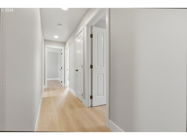 595 RABER Rd, Eugene, OR 97402