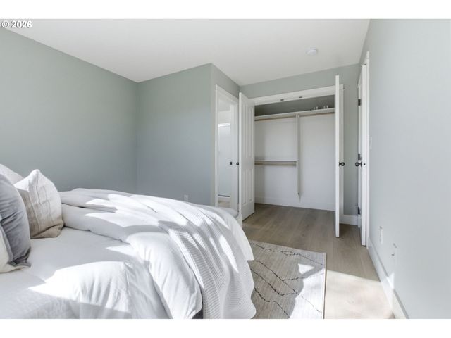 595 RABER Rd, Eugene, OR 97402