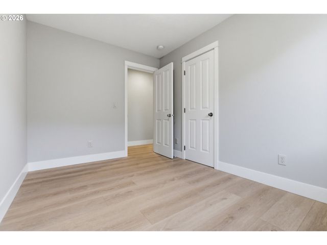 595 RABER Rd, Eugene, OR 97402