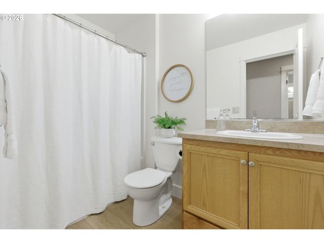 595 RABER Rd, Eugene, OR 97402