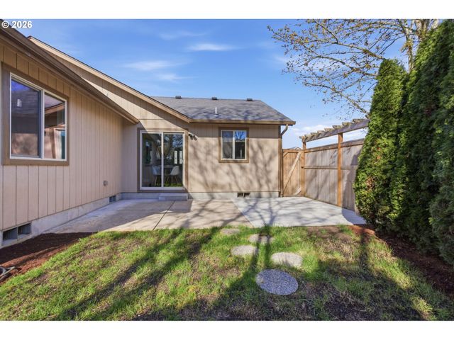595 RABER Rd, Eugene, OR 97402