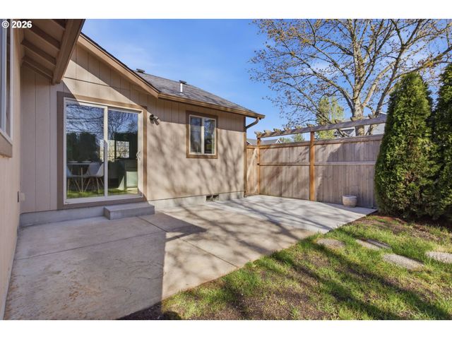 595 RABER Rd, Eugene, OR 97402