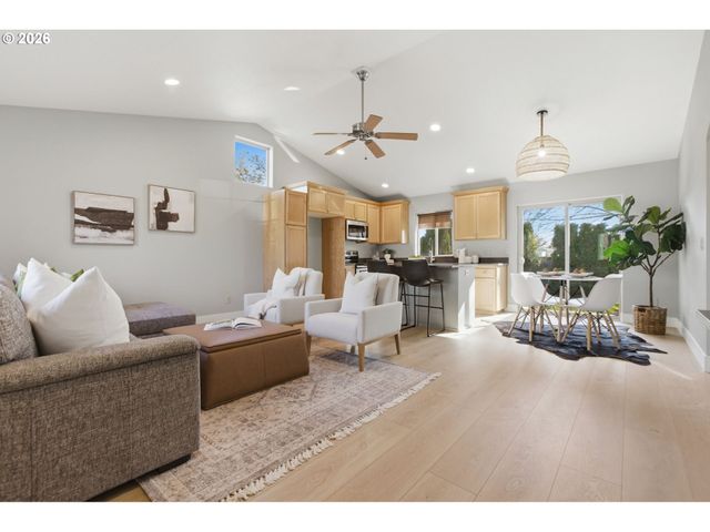 595 RABER Rd, Eugene, OR 97402