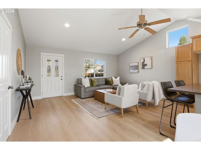 595 RABER Rd, Eugene, OR 97402