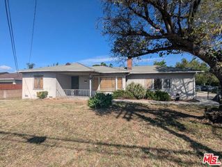 13005 Osborne Street, Pacoima (los Angeles), CA 91331