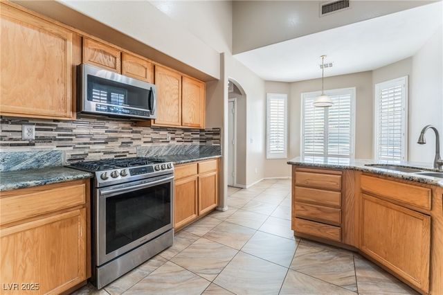 7908 Constantinople Avenue, Las Vegas, NV 89129