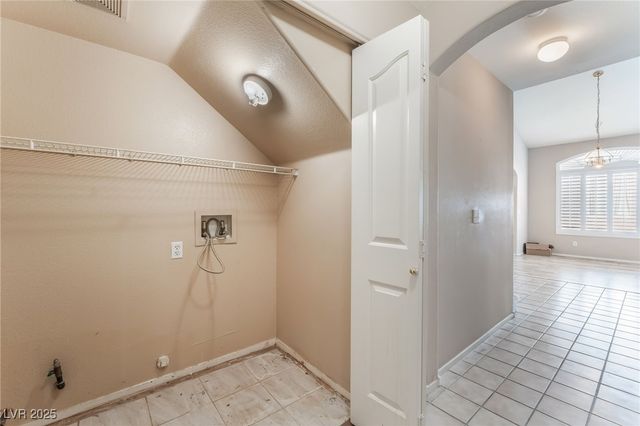 7908 Constantinople Avenue, Las Vegas, NV 89129