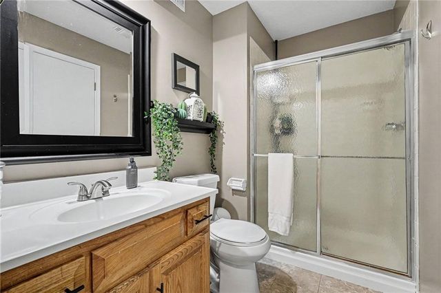 15129 Glenwood Avenue, Overland Park, KS 66223