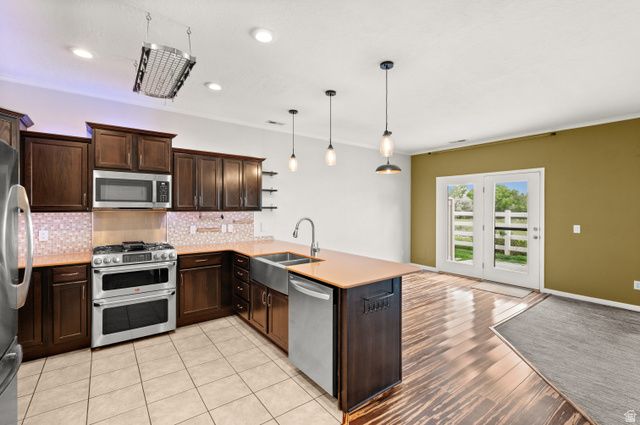 819 W JORDAN OAKS CT, Sandy, UT 84070