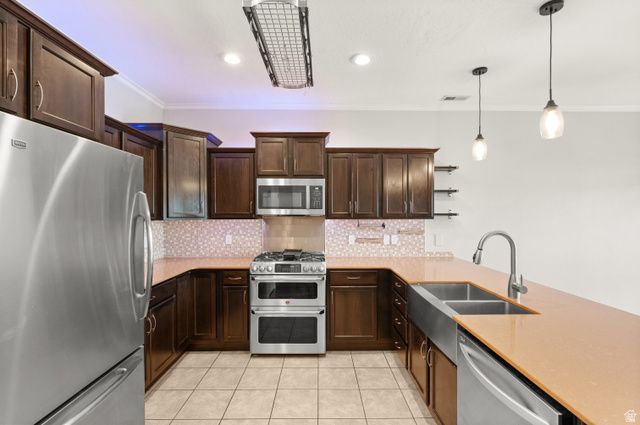 819 W JORDAN OAKS CT, Sandy, UT 84070