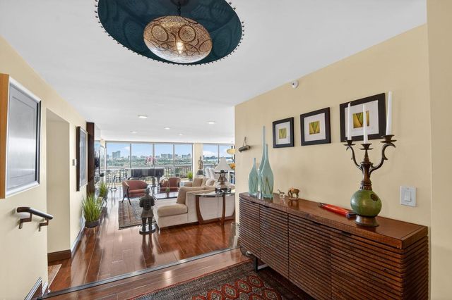 1900 Consulate Place 1603, West Palm Beach, FL 33401