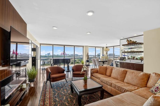 1900 Consulate Place 1603, West Palm Beach, FL 33401