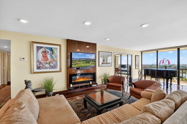 1900 Consulate Place 1603, West Palm Beach, FL 33401