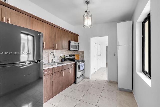 670 E 45th St, Hialeah, FL 33013