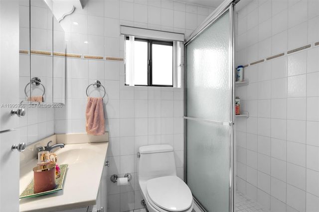 670 E 45th St, Hialeah, FL 33013