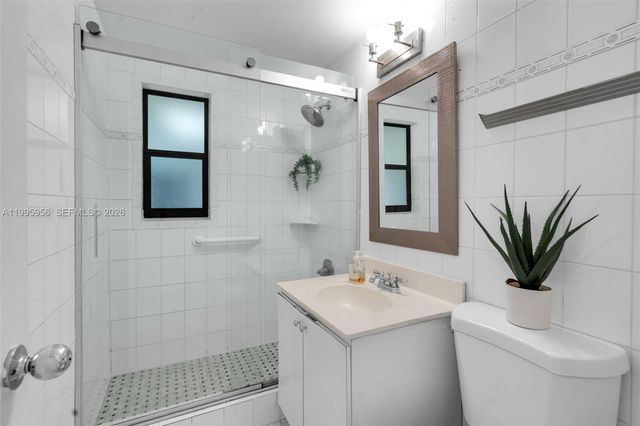 670 E 45th St, Hialeah, FL 33013