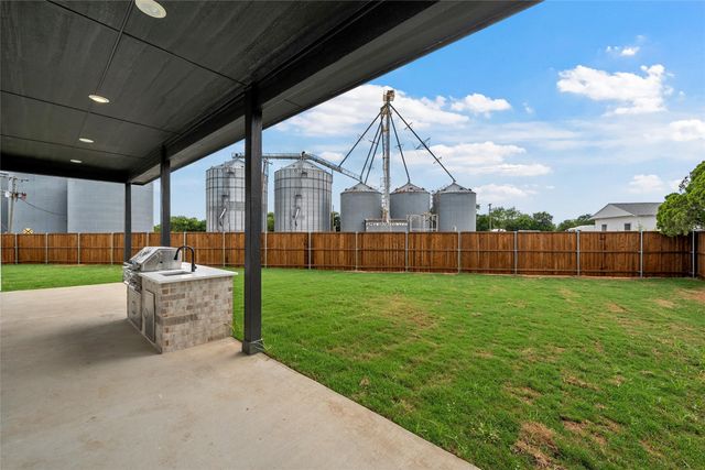 430 S Church Street, Hillsboro, TX 76645