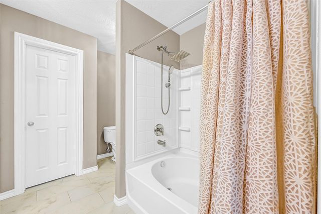 6754 River Ridge Lane, Dickinson, TX 77539