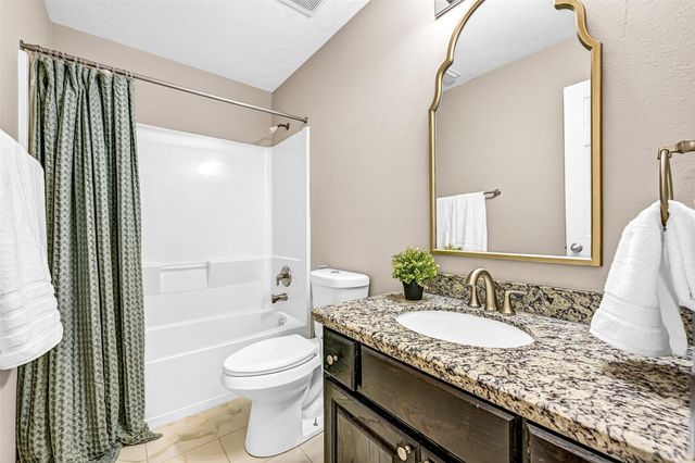 6754 River Ridge Lane, Dickinson, TX 77539