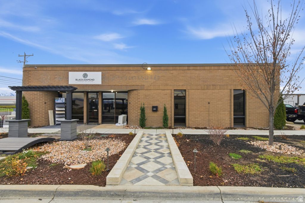 2170 S 3600 ST, West Valley City, UT 84119