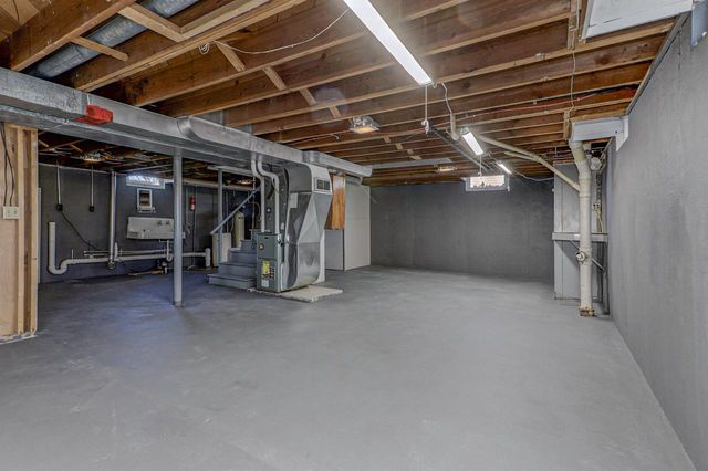 1312 GLENVIEW AVENUE, Kaukauna, WI 54130