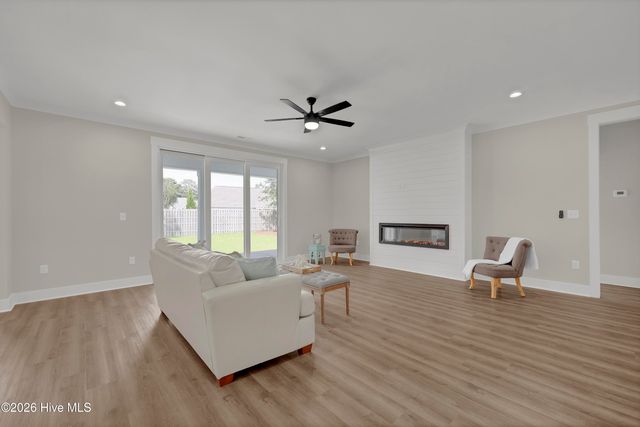 303 Starboard Cove, Sneads Ferry, NC 28460