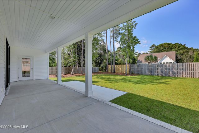 303 Starboard Cove, Sneads Ferry, NC 28460