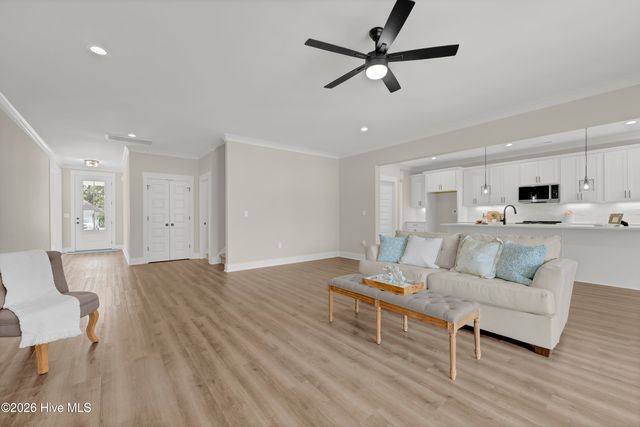 303 Starboard Cove, Sneads Ferry, NC 28460