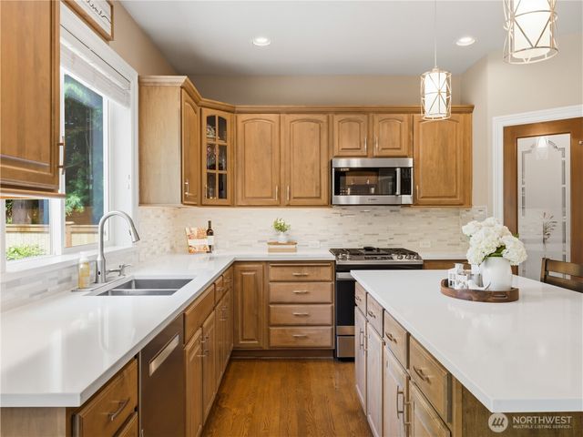 2320 248th Avenue SE, Sammamish, WA 98075