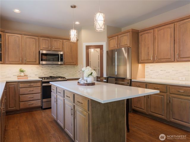 2320 248th Avenue SE, Sammamish, WA 98075