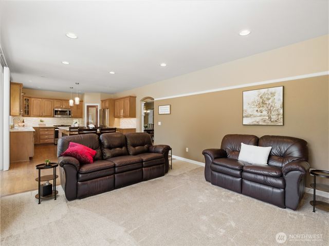 2320 248th Avenue SE, Sammamish, WA 98075