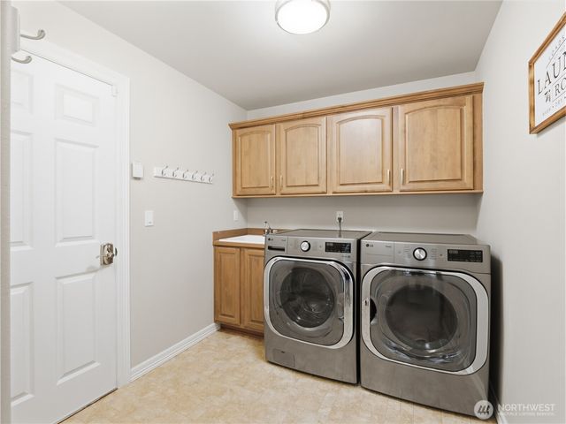 2320 248th Avenue SE, Sammamish, WA 98075