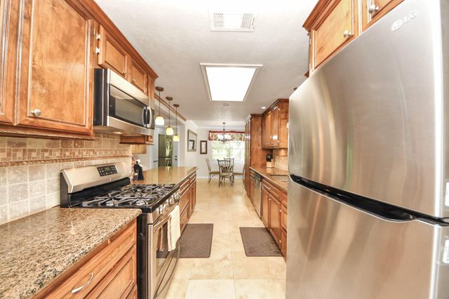 20281 N Hillcrest Drive, Porter, TX 77365